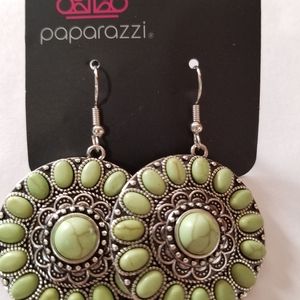 Green paparazzi earrings